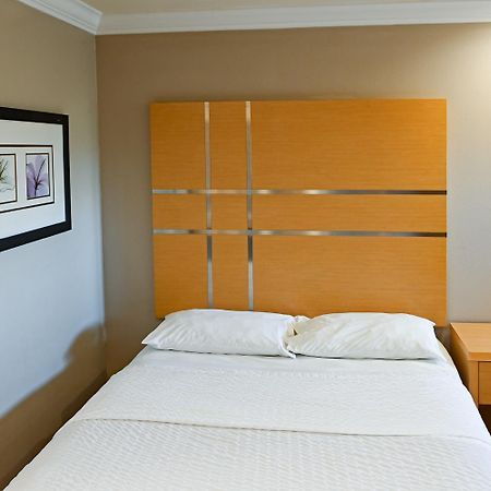 Days Inn By Wyndham San Francisco S/Oyster Point Airport South San Francisco Dış mekan fotoğraf