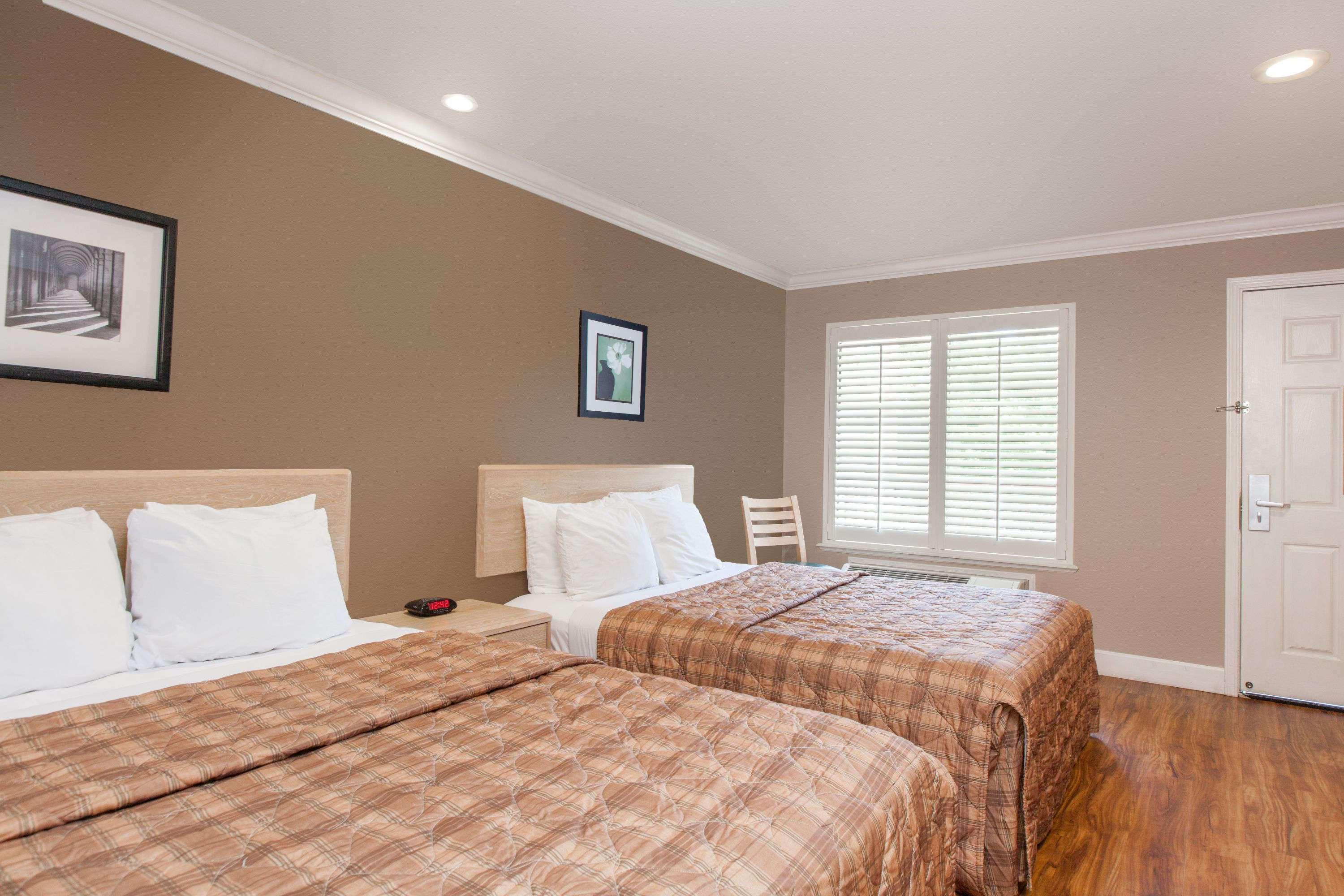 Days Inn By Wyndham San Francisco S/Oyster Point Airport South San Francisco Dış mekan fotoğraf
