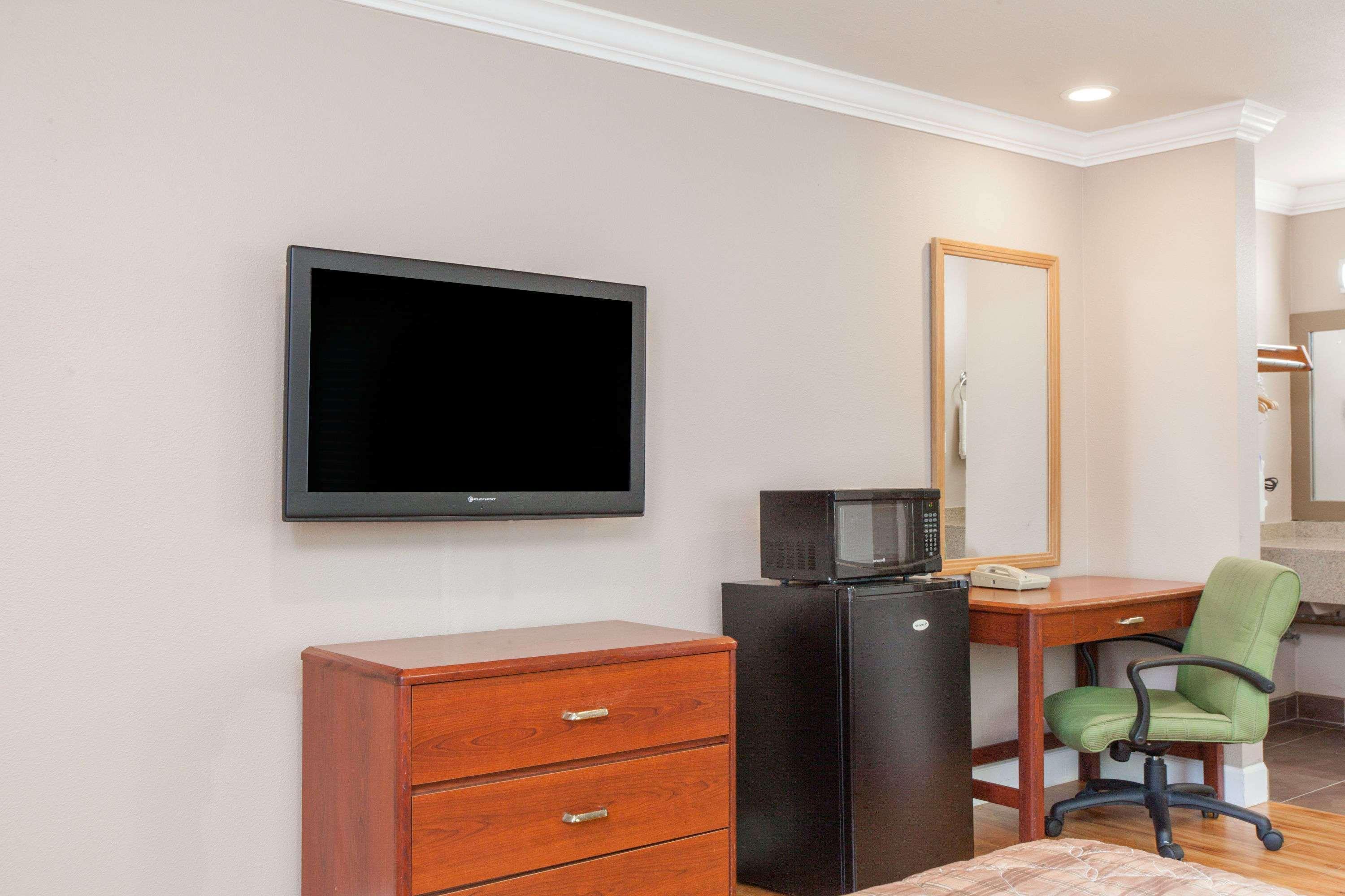 Days Inn By Wyndham San Francisco S/Oyster Point Airport South San Francisco Dış mekan fotoğraf