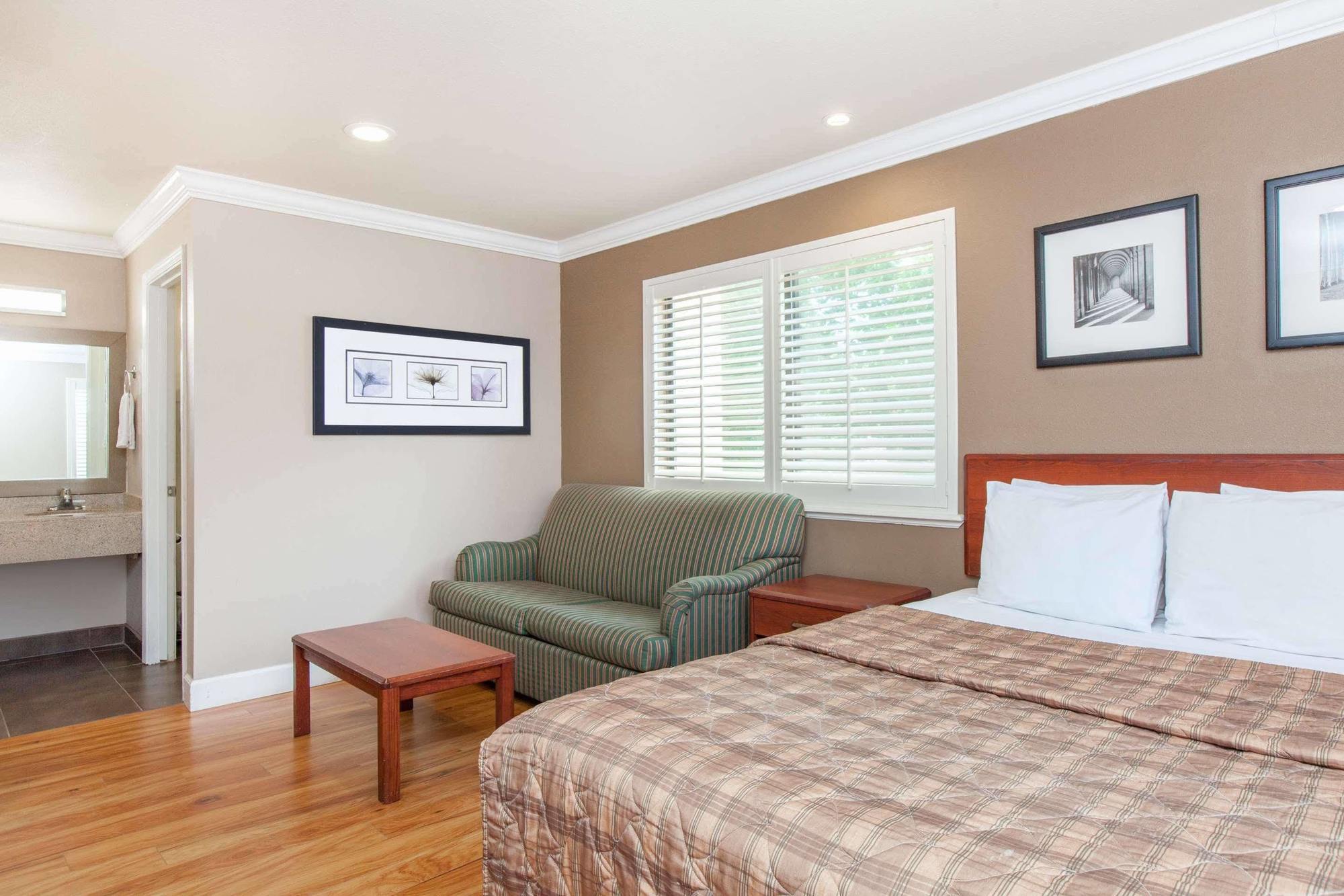 Days Inn By Wyndham San Francisco S/Oyster Point Airport South San Francisco Dış mekan fotoğraf